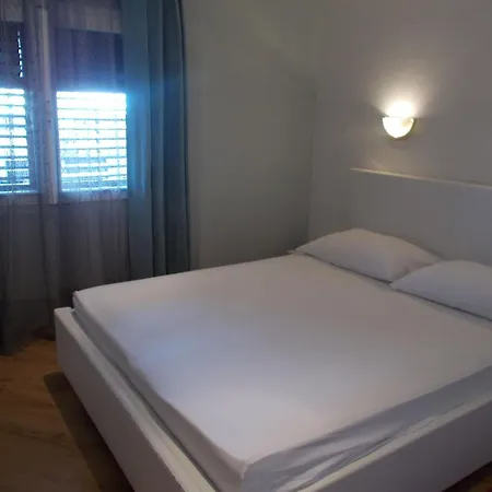 Ferienwohnung für 6 Personen 2 Kinder ca 75 m in Pakoštane, Dalmatien Norddalmatien Apartment