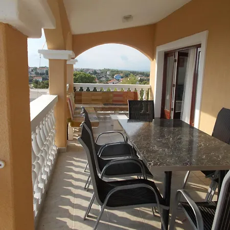 Ferienwohnung für 6 Personen 2 Kinder ca 75 m in Pakoštane, Dalmatien Norddalmatien *